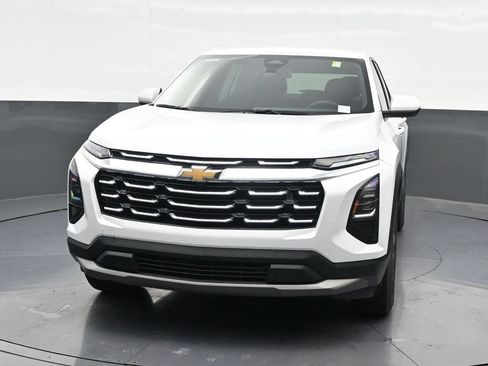 Used 2026 Chevrolet Equinox LT AWD/4WD image 9
