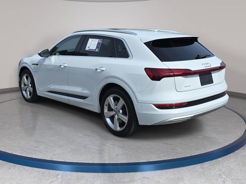 Used 2019 Audi e-tron Premium Plus AWD/4WD image 7