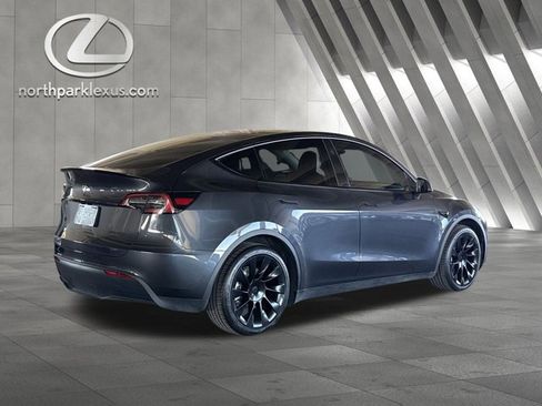 Used 2025 Tesla Model Y Long Range image 6