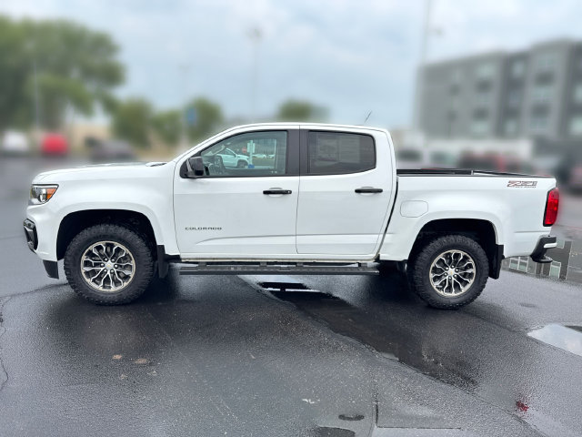 Used 2022 Chevrolet Colorado Z71 AWD/4WD image 2