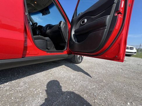 Used 2017 Kia Soul + w/ Designer's Package FWD image 19