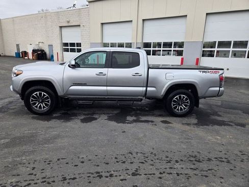 Used 2022 Toyota Tacoma TRD Sport AWD/4WD image 4