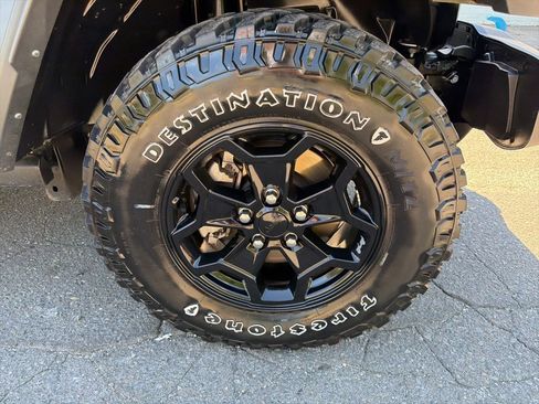 Used 2023 Jeep Wrangler Unlimited w/ Cold Weather Group AWD/4WD image 9