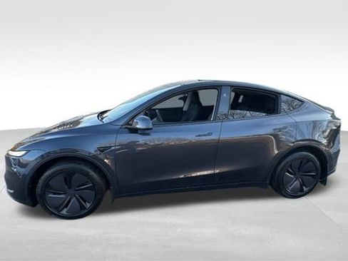 Used 2026 Tesla Model Y Long Range image 4