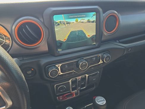 Used 2023 Jeep Gladiator Mojave AWD/4WD image 26