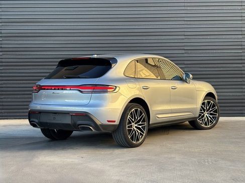 Certified 2025 Porsche Macan image 7