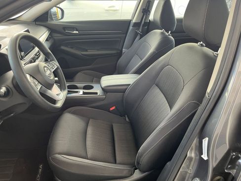 Used 2025 Nissan Altima 2.5 SV FWD image 27