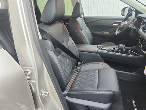 New 2026 Nissan Rogue Platinum w/ Platinum Premium Package image 37