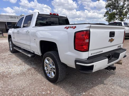 Used 2019 Chevrolet Silverado 2500 High Country w/ Duramax Plus Package AWD/4WD image 3
