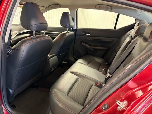 Used 2024 Nissan Altima 2.5 SR image 14