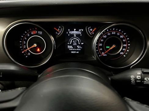 Used 2023 Jeep Wrangler Willys image 14