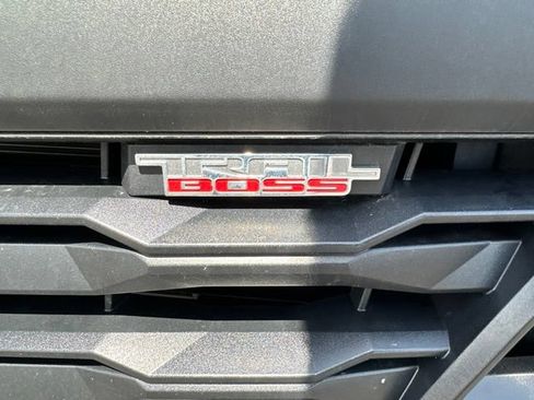 Used 2023 Chevrolet Colorado Trail Boss AWD/4WD image 3