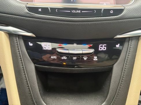 Used 2017 Cadillac XT5 Luxury w/ Driver Awareness Package AWD/4WD image 27