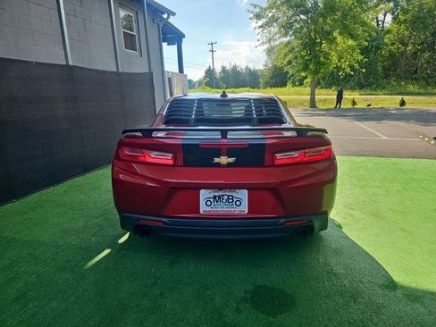 Used 2017 Chevrolet Camaro LT RWD image 5