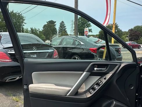 Used 2017 Subaru Forester 2.5i Limited AWD/4WD image 8