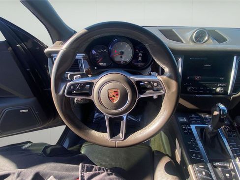 Used 2017 Porsche Macan S image 10