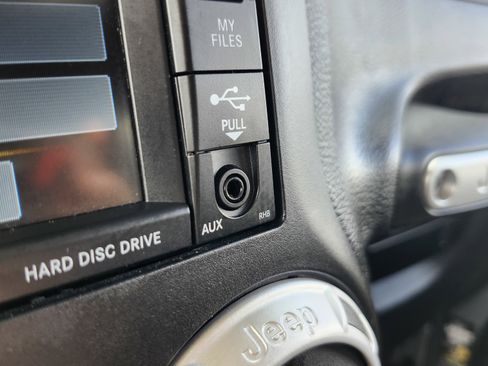 Used 2015 Jeep Wrangler Unlimited Sahara w/ Dual Top Group image 6