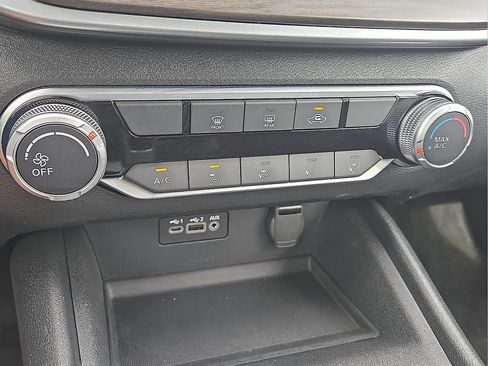 Used 2025 Nissan Altima 2.5 SV FWD image 16