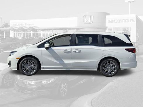 New 2026 Honda Odyssey Touring image 2