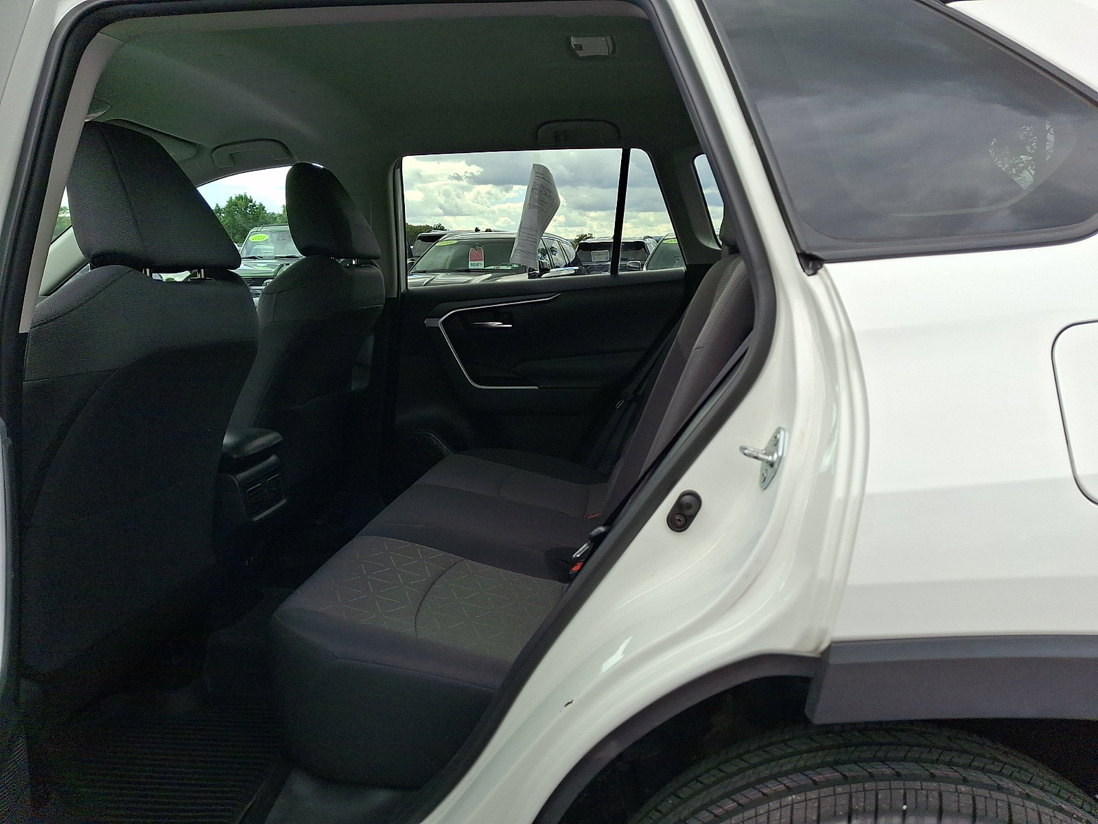 Used 2021 Toyota RAV4 XLE AWD/4WD image 11