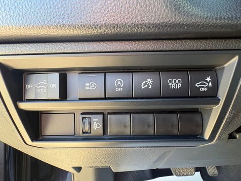 Used 2023 Toyota Tundra SR5 w/ SR5 Convenience Package image 20