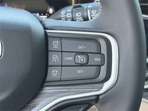 Used 2023 Jeep Wagoneer Series III w/ Premium Group I image 27