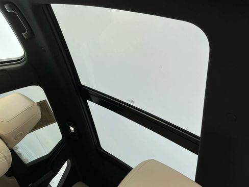 Used 2018 Cadillac XT5 Luxury w/ Driver Awareness Package image 20