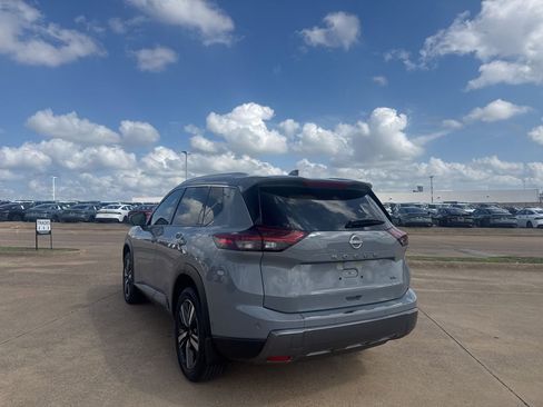 Certified 2025 Nissan Rogue SL w/ SL Premium Package image 16