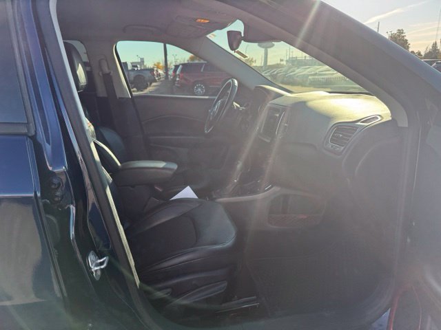 Used 2018 Jeep Compass Trailhawk w/ Cold Weather Group AWD/4WD image 2