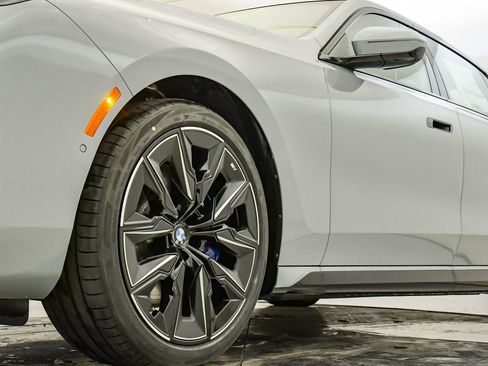 New 2026 BMW 740i w/ Premium Package image 10