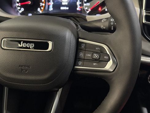 Used 2025 Jeep Compass Limited AWD/4WD image 30