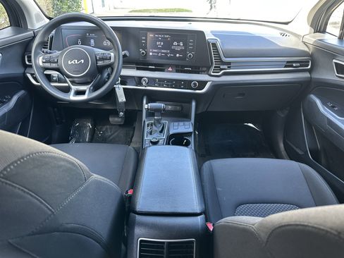 Used 2023 Kia Sportage LX image 12
