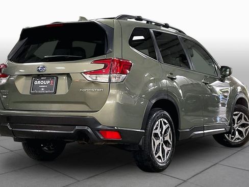 Used 2020 Subaru Forester Premium AWD/4WD image 13