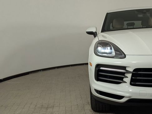 Used 2023 Porsche Cayenne Platinum Edition image 12