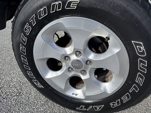 Used 2015 Jeep Wrangler Unlimited Sahara w/ Max Tow Package image 10