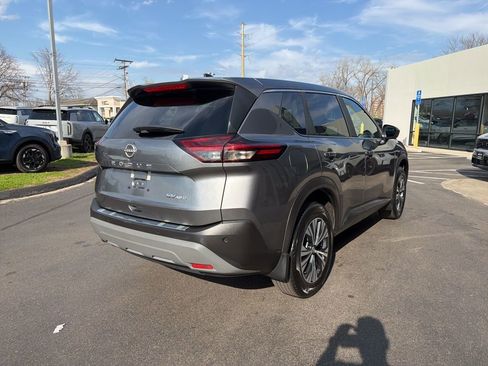 Used 2023 Nissan Rogue SV image 6