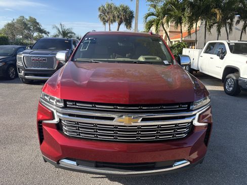 Used 2024 Chevrolet Suburban Premier image 2