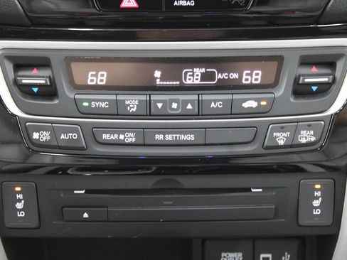 Used 2017 Honda Ridgeline RTL-E image 31