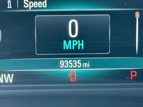 Used 2018 Buick Enclave Essence image 17