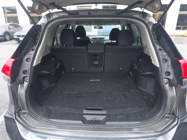 Used 2017 Nissan Rogue SV AWD/4WD image 8