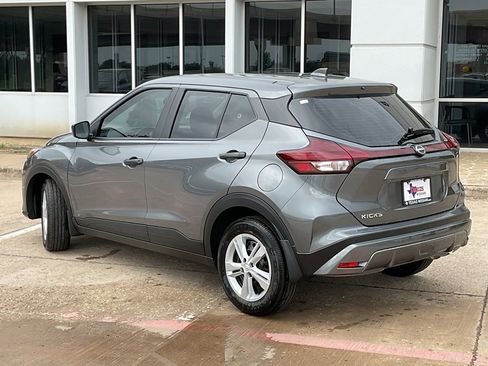 New 2025 Nissan Kicks Play S image 7