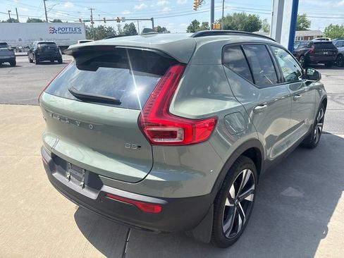 Used 2024 Volvo XC40 B5 Plus w/ Protection Package Premier AWD/4WD image 6