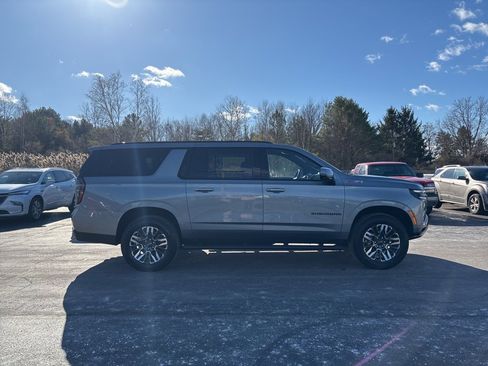 New 2026 Chevrolet Suburban Z71 w/ Comfort Package image 3