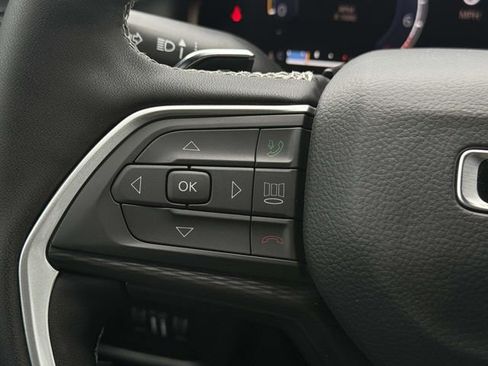 New 2025 Jeep Grand Cherokee L Altitude image 18