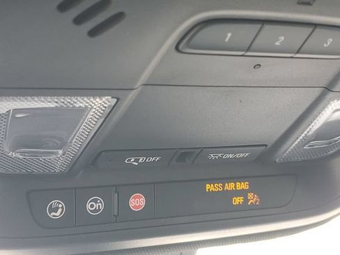 Used 2023 Chevrolet Traverse LT AWD/4WD image 30