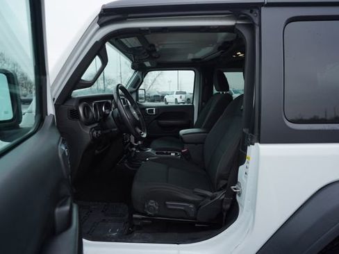 Used 2019 Jeep Wrangler Sport S image 12