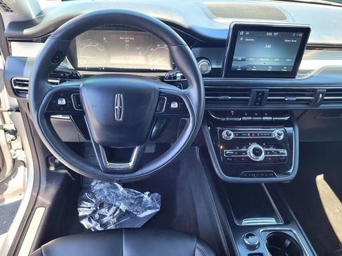 Certified 2021 Lincoln Corsair FWD image 9