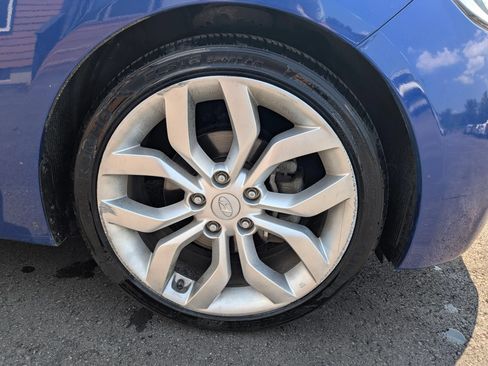Used 2013 Hyundai Veloster w/ Style Pkg FWD image 29