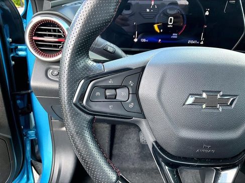 Used 2025 Chevrolet Trax RS w/ Driver Confidence Package FWD image 18