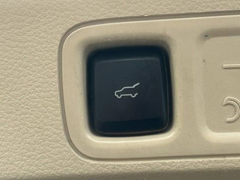 Used 2019 Lincoln Navigator Reserve image 35